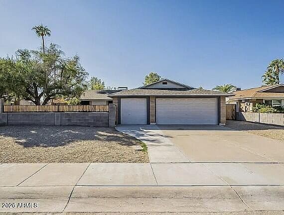 2206 N CHOLLA Street photo 1