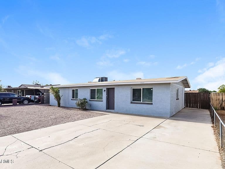7345 W BROWN Street photo 2