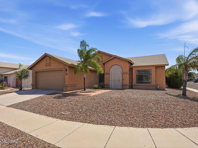 7918 N Sirius Dr photo 1