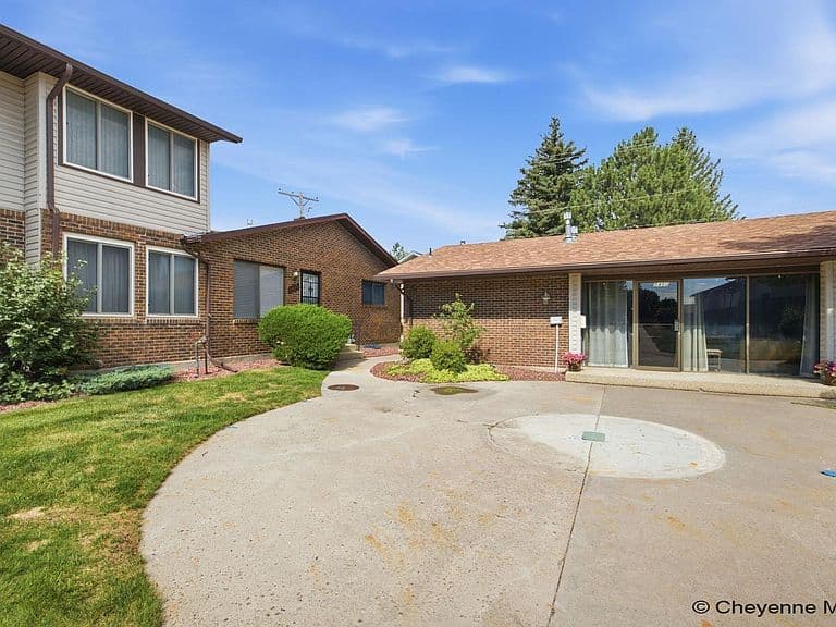 5448 Walker Rd photo 2