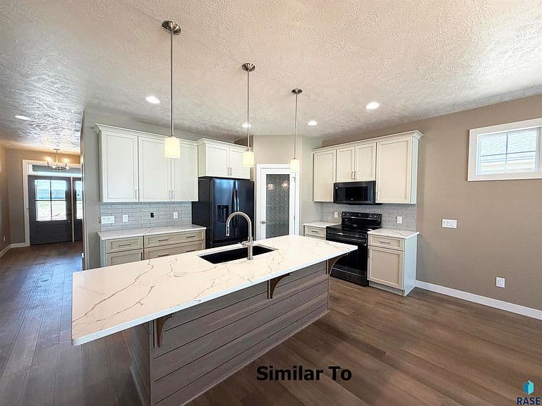 7001 E Copper Stone Cir photo 2