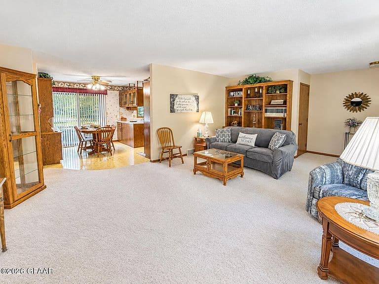 140 Riverside Dr photo 2