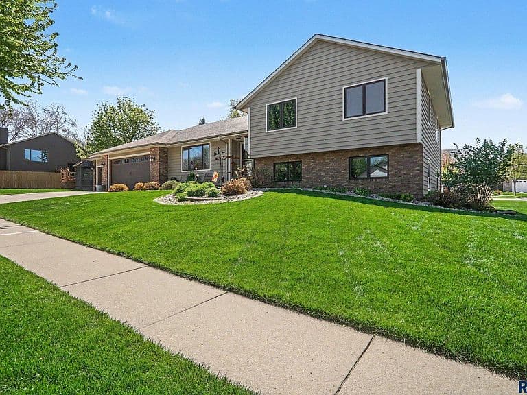 3301 E Marson Dr photo 1