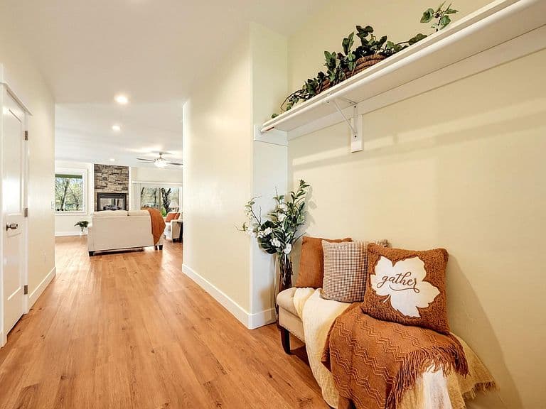 476 Creek Cir photo 5