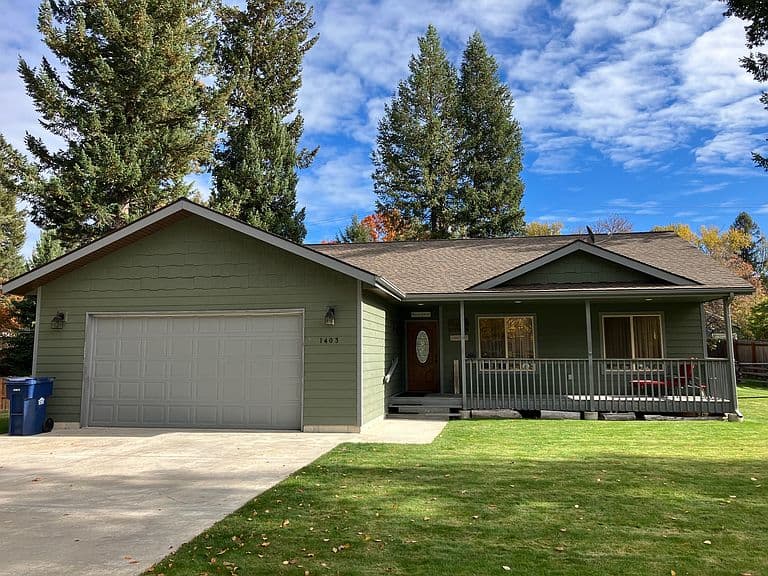 1403 Renwood Dr photo 3