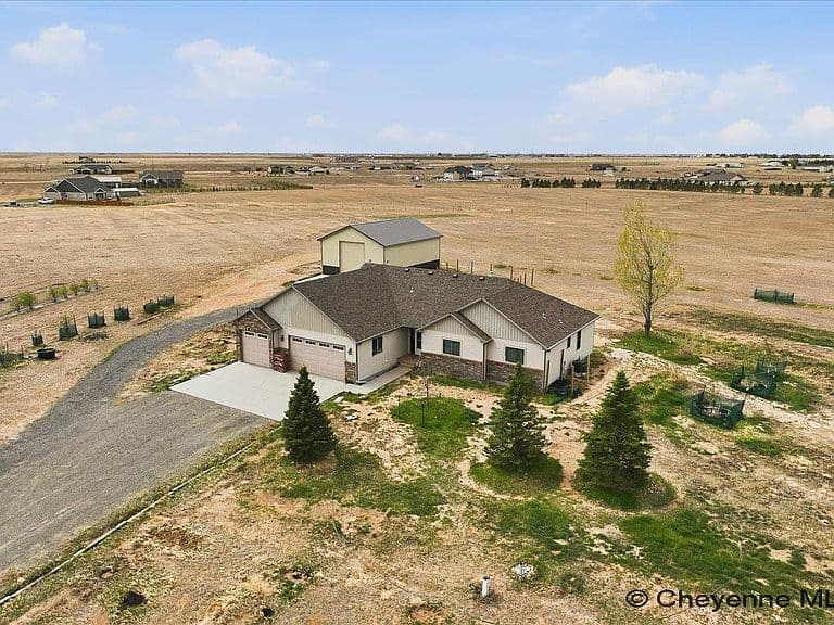 1153 Verlan Way photo 1