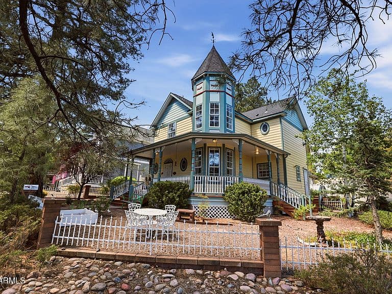 620 CORONADO Avenue photo 1
