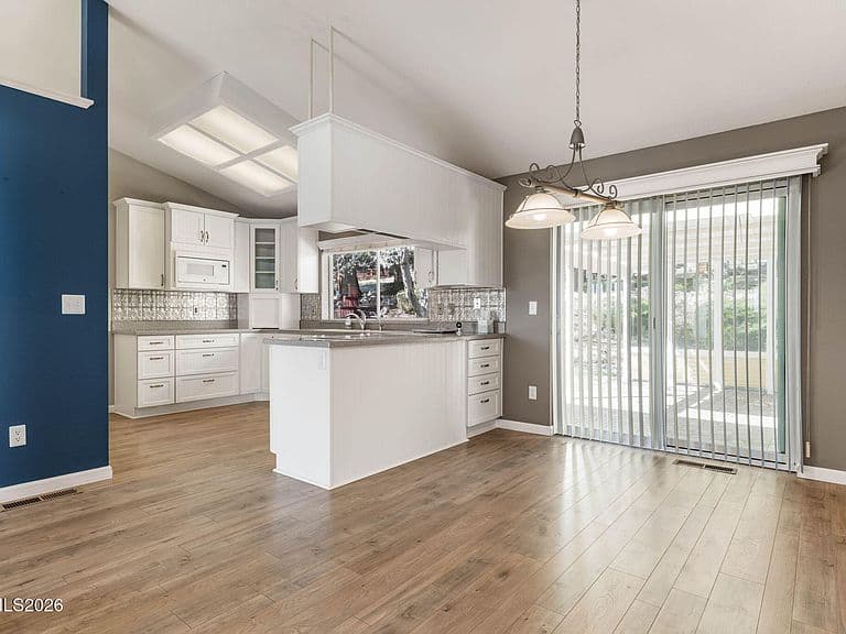 16 Woodstock Cir photo 4