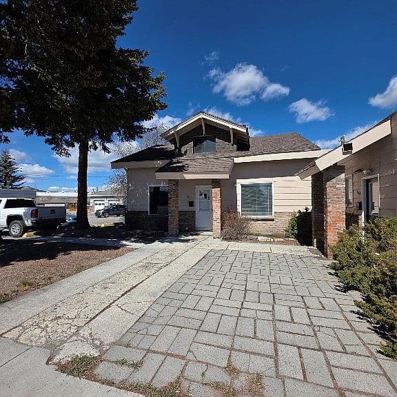 1651 Grand Ave photo 1