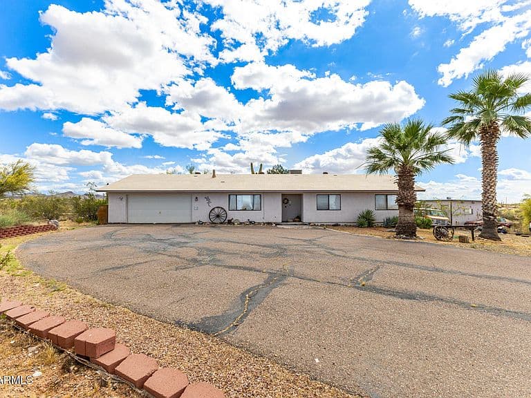 41615 W U.S. Hwy 60 89 Avenue photo 2