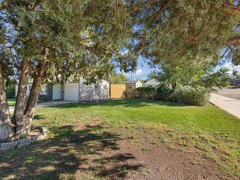 301 E Meade St photo 5