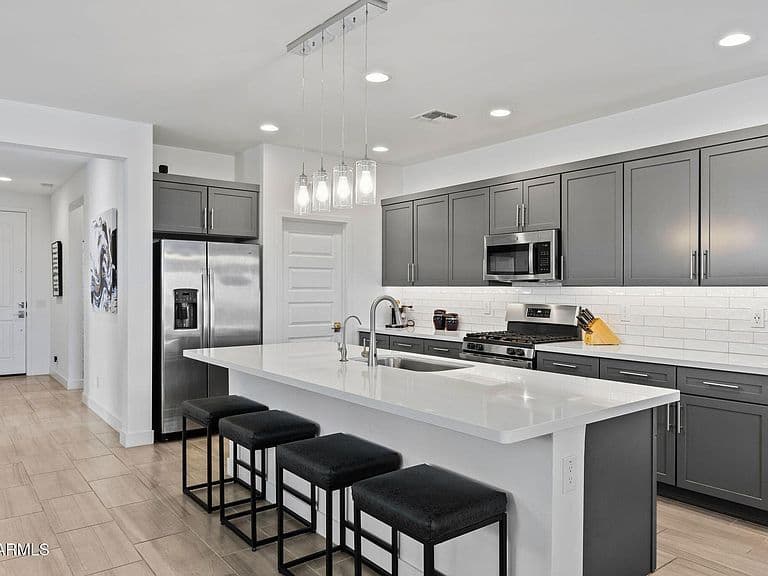 18039 W AMBER RIDGE Way photo 4