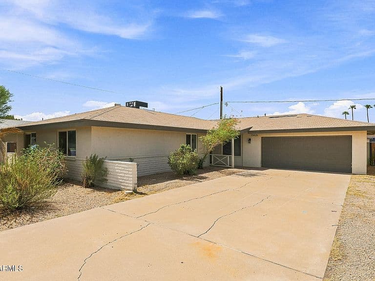 13828 N 33RD Avenue photo 1