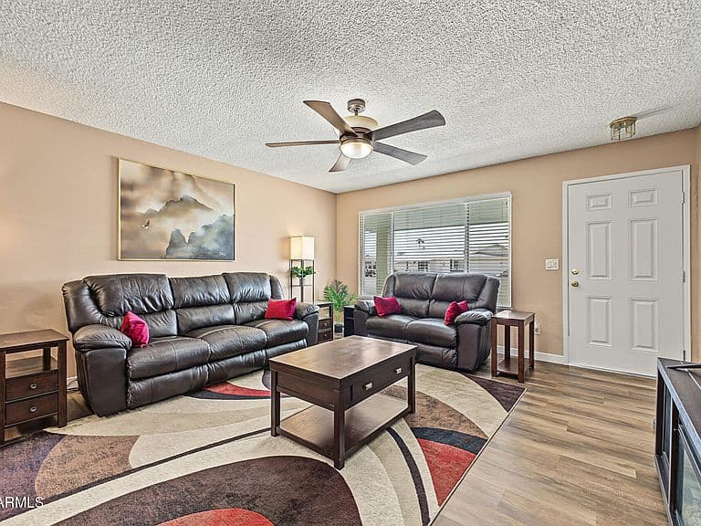 12221 N COGGINS Drive photo 4