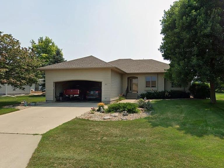 815 Park Ln S photo 1