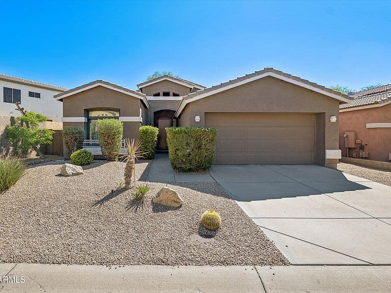 4953 E JUSTICA Street photo 2