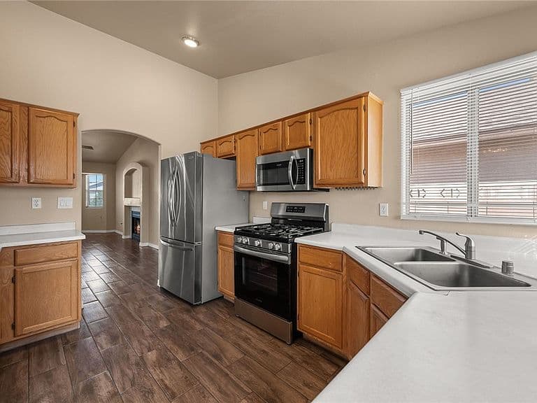 3792 E Packard Avenue photo 3