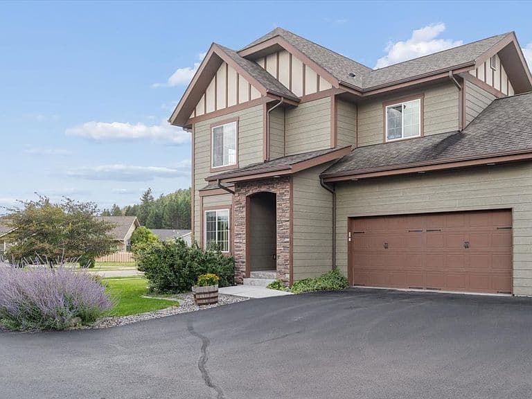 157 Lupine Dr photo 2