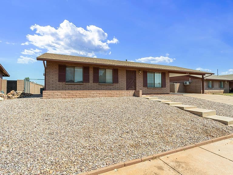 1179 Acacia Dr photo 3