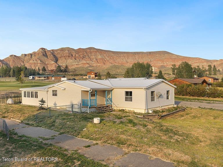 1422 E Fairview Dr photo 2