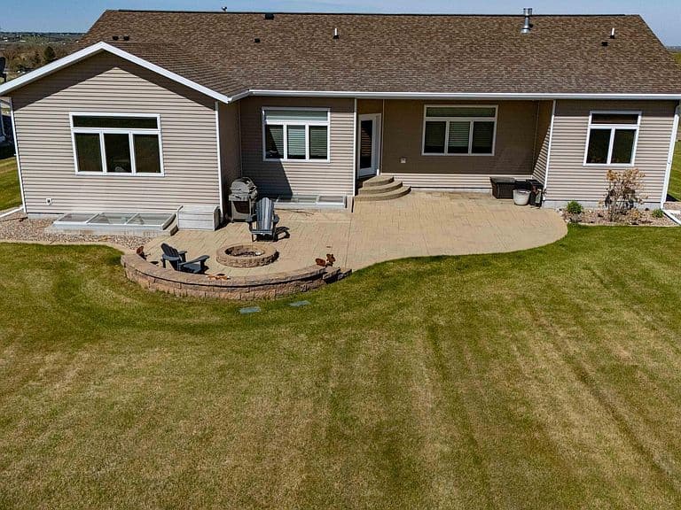 7623 Hawktree Dr photo 4