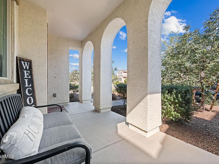 15245 W SHERMAN Street photo 2