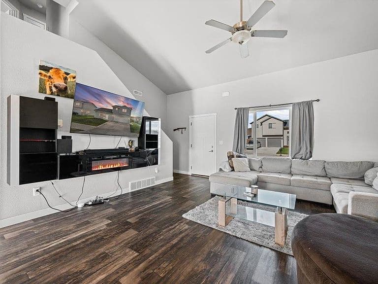125 Cobalt Dr photo 2