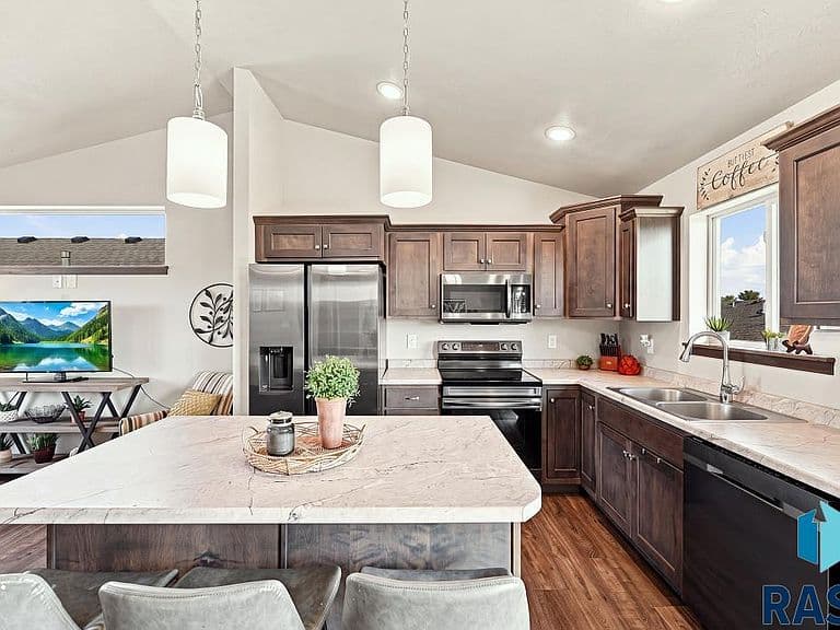 9309 W Colton St photo 5