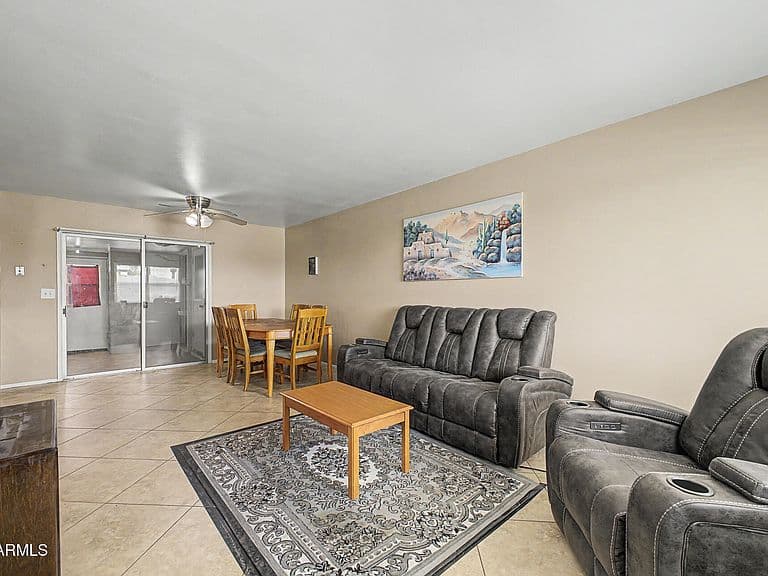 10304 W DEANNE Drive photo 3