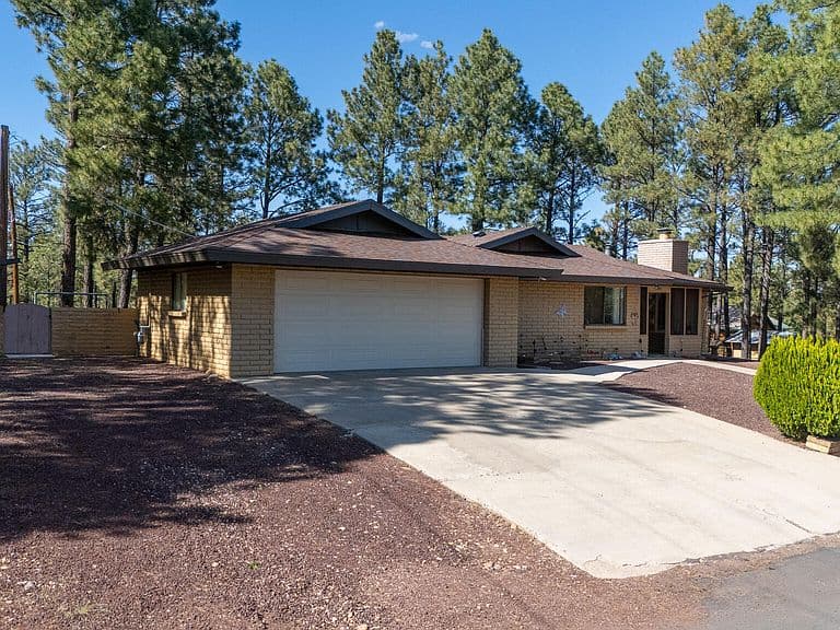 1380 Meadow View Pl photo 1