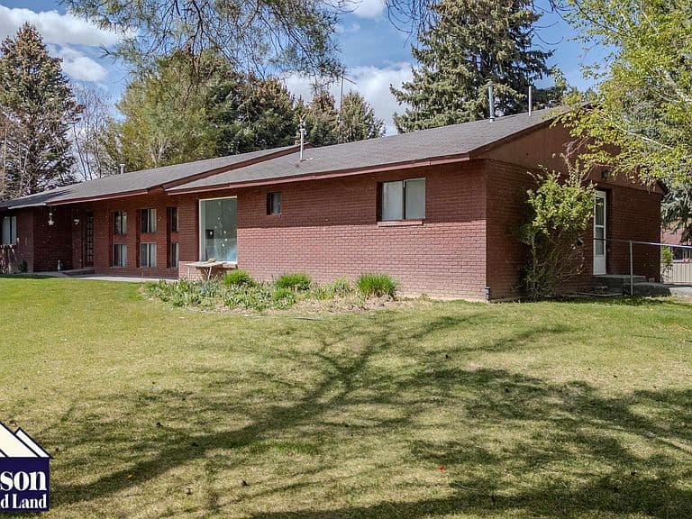 317 Cedar Ave photo 3