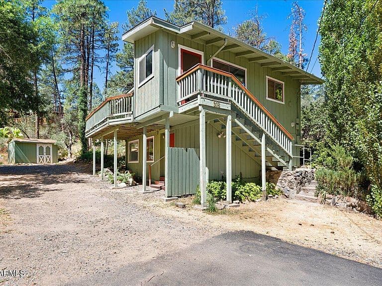 918 S LAVALLEY Drive photo 2