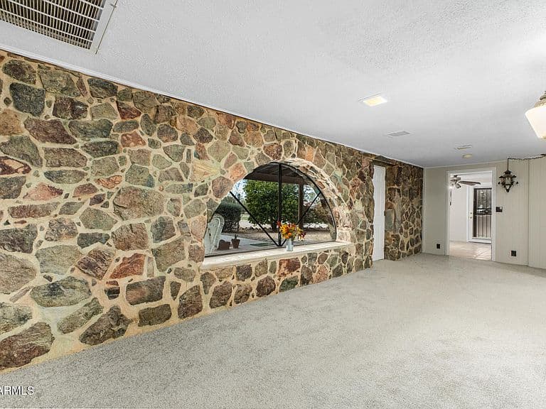 8714 N DEAD MANS GULCH Road photo 3