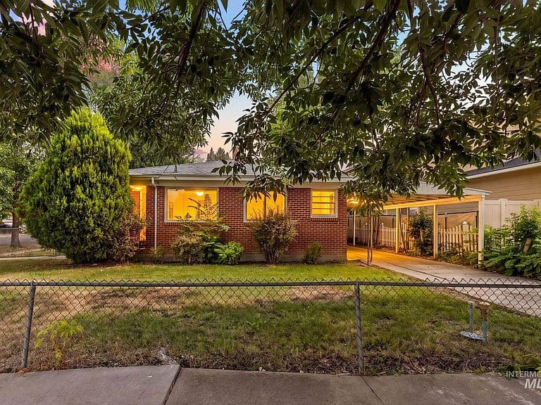 1317 W Rossi St photo 1