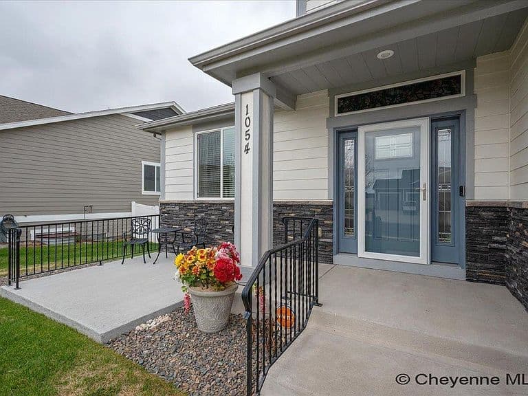 1054 Marie Ln photo 5