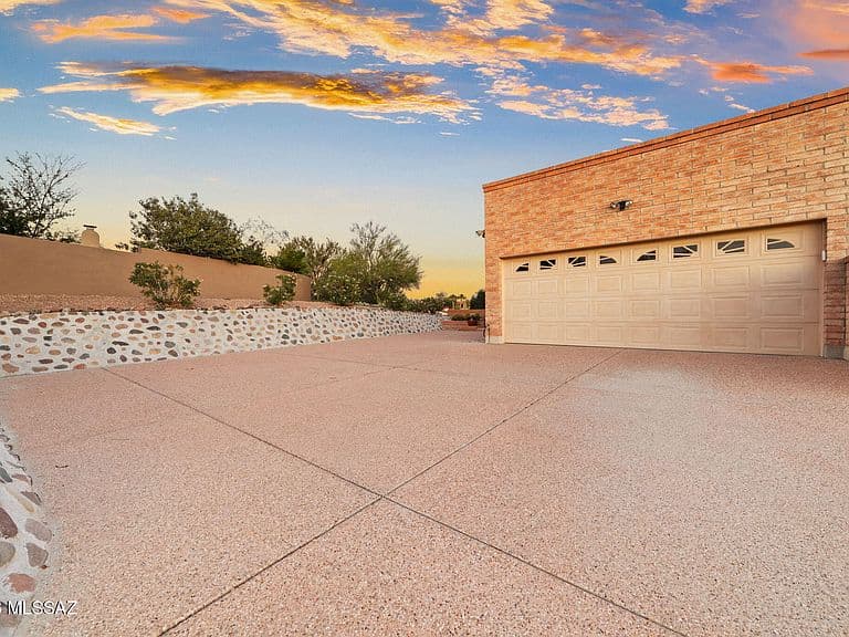 5980 E Avenida Arriba photo 3
