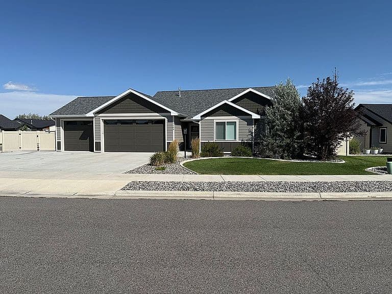 1109 Daybreak Dr photo 1