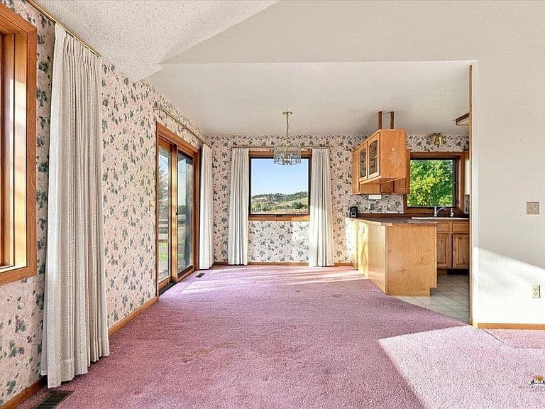 905 Country Club Dr photo 4