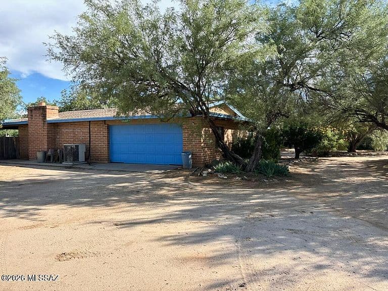 8520 N Aspen Ave photo 4