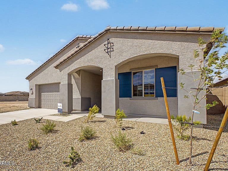 22212 W BLACKHAWK Drive photo 3