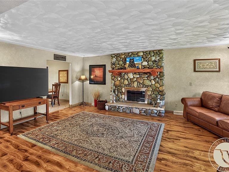 2315 Hoover Ave photo 5