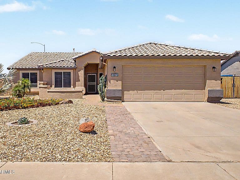 10852 W HARMONY Lane photo 1