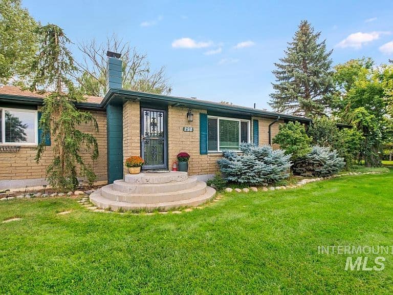 298 Earl Dr photo 2