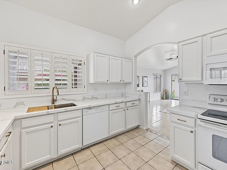 3773 S Brighton Lane photo 3