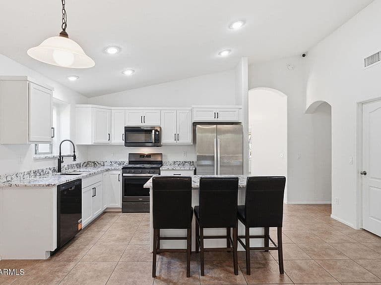 17805 W ANDORA Street photo 4