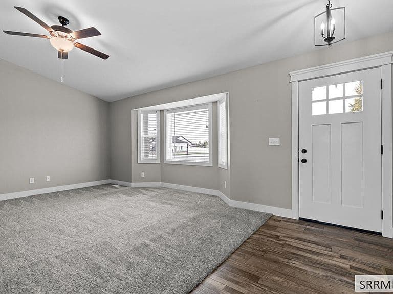 183 N 4032 E photo 2