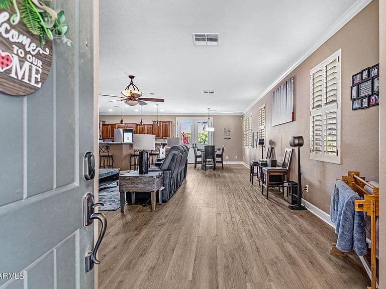 11021 W Adams St photo 5