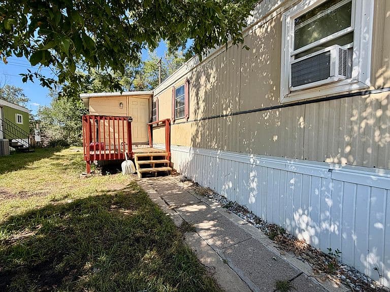 1500 4th St SW Lot 27 photo 2