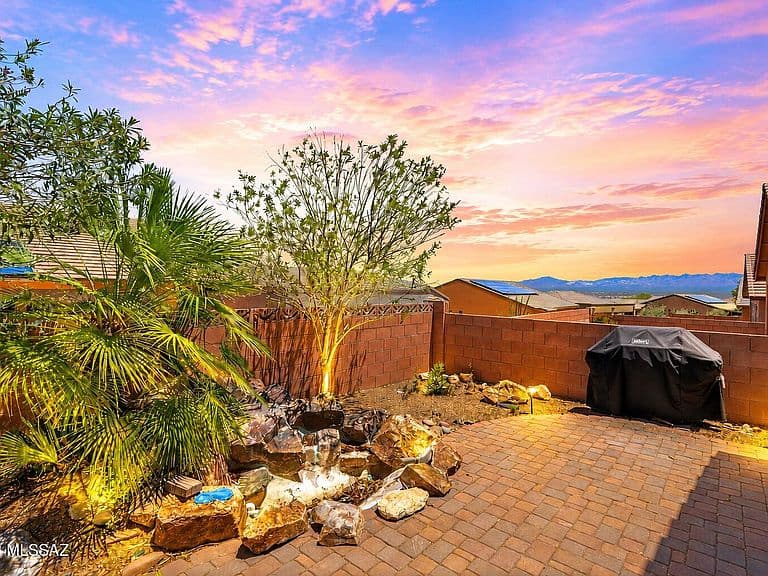 1038 W Pastora Peak Dr photo 1