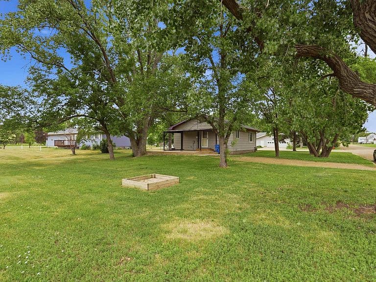 401 W Jefferson Ave photo 2